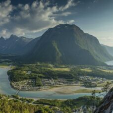 Romsdalsstigen Via Ferrata – Intro wall