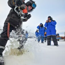 Ice Fishing with Expert